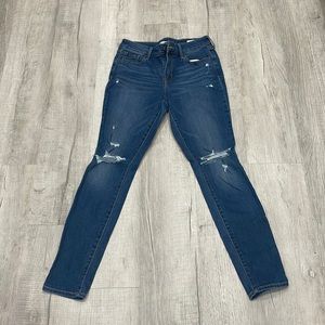 Old Navy pop skinny ripped jeans